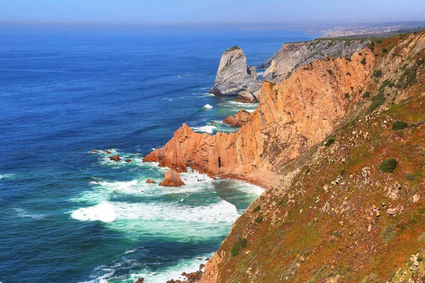 Cabo da Roca manzaralı kıyı şeridi