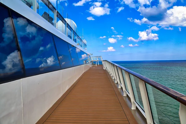 Luxury Cruise Ship Heading Vacation Cruise Caribbean Islands — Stock Photo, Image