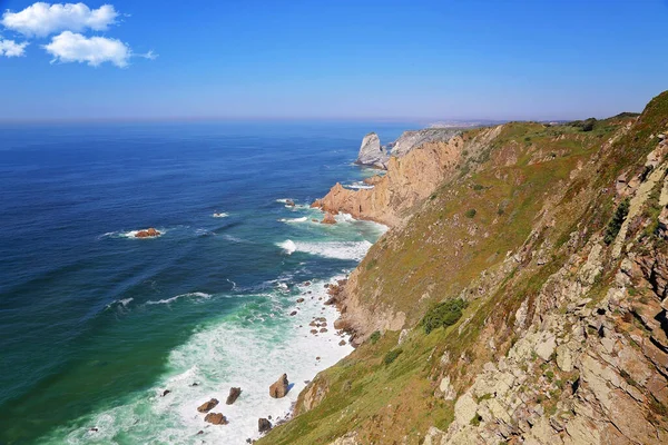 Cabo da Roca manzaralı kıyı şeridi