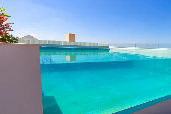 Merida Μεξικό Δεκεμβρίου 2019 Πισίνα Στην Οροφή Του Υπερυψωμένου Ξενοδοχείου — Φωτογραφία Αρχείου