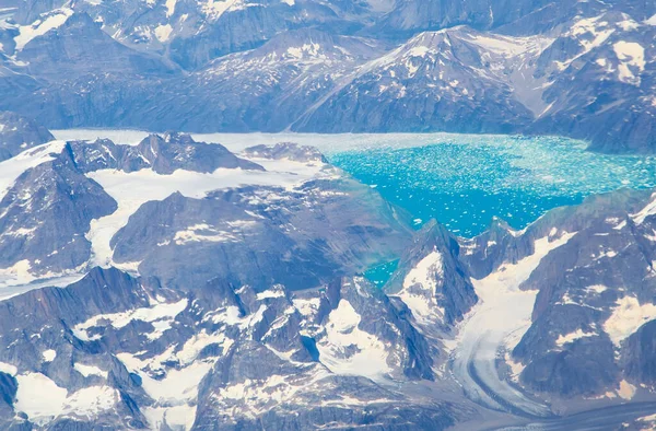 美丽的格陵兰岛冰川和冰山的空中景观 — 图库照片