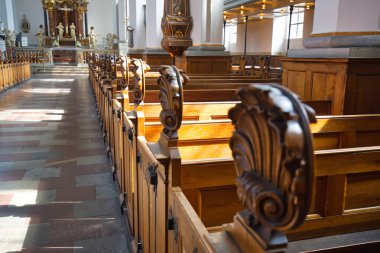 Kopenhag, Danimarka-2 Ağustos 2018: Tarihi şehir merkezindeki Kopenhag kiliseleri