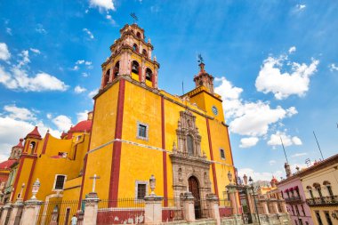 Guanajuato Hanımefendisi Bazilikası Girişi (Basilica de Nuestra Senora de Guanajuato)