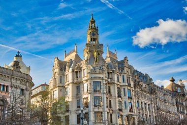 Porto, Portekiz-19 Ekim 2017: Ana Porto Caddesi Avenida Dos Aliados Manzaralı Tarihi Şehir Merkezi