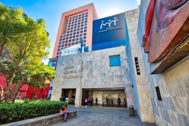 Mexico City, Mexico-2 Aralık 2018: Museo Memoria y Tolerancia (Hafıza ve Hoşgörü Müzesi), Meksika 'da Yahudi soykırımı, diğer küresel soykırımlar ve MLK Jr..