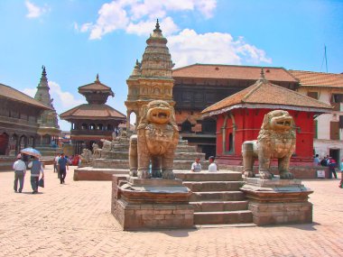 Bhaktapur, Nepal-20 Ekim 2018: Tarihi kent merkezinde manzara sokakları ve tapınaklar