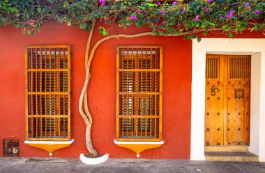 Kolombiya, Cartagena 'nın tarihi Getsemani bölgesinde renkli caddeleri (Ciudad Amurallada)