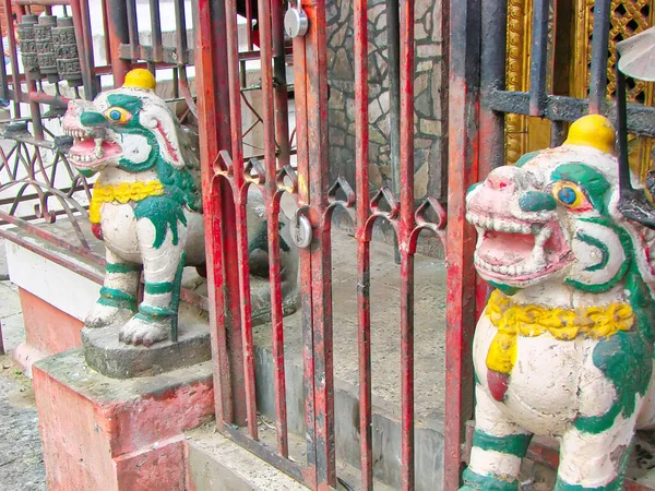 Templos Budistas Arquitetura Rua Típica Distrito Turístico Thamel Kathmandu — Fotografia de Stock