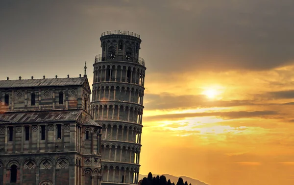Живописный Вид Заката Наклонной Башни Пизы Италия — стоковое фото