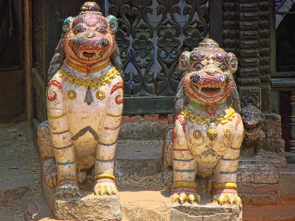 Estátuas Religiosas Edifícios Antigos Esculturas Kathmandu Nepal — Fotografia de Stock