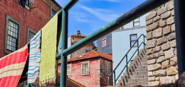 Rio Douro Yakınlarında Güzel Renkli Porto Sokakları — Stok fotoğraf