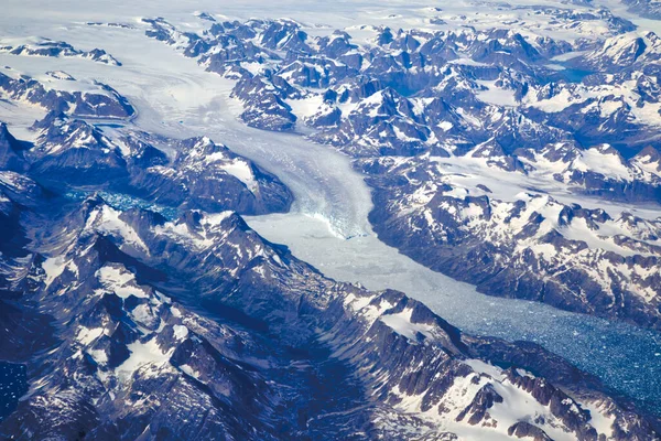 美丽的格陵兰岛冰川和冰山的空中景观 — 图库照片