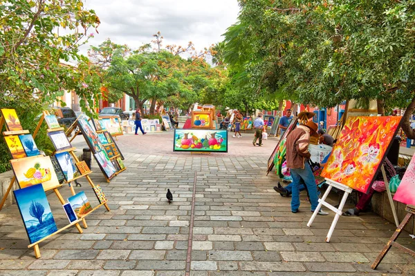 Oaxaca Mexico December 2018 Artisan Painters Street Market Oaxaca Historic — Stock Photo, Image