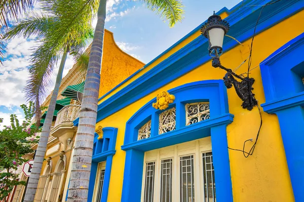 Mexico, Mazatlan, Colorful old city streets in historic city center