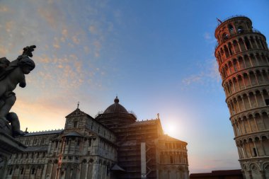 İtalya, Pisa 'nın eğimli kulesinin manzarası
