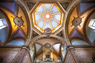 Meksika, Guanajuato- 20 Ocak 2020: Tarihi şehir merkezindeki manzara Guanajuato kiliseleri