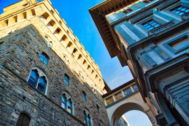Turizm sezonunda Floransa 'daki Uffizi Galerisi ve Müzesi.