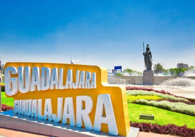 Gudalajara, Meksika-10 Nisan 2018: Guadalajara tarihi merkezindeki Landmark Minerva anıtı