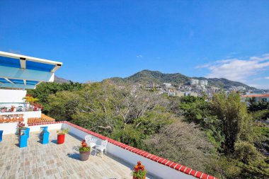 Puerto Vallarta deniz kıyısındaki tipik oteller