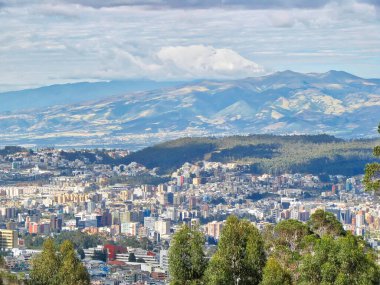 Ekvador başkentinin panoramik manzarası Quito