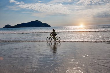 Mazatlan Altın Bölgesi (Zona Dorada), Meksika 'nın ünlü turistik plaj ve tatil bölgesi.