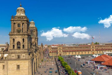 Mexico City, Metropolitan Katedrali. Kutsal Bakire Meryem 'in, Zocalo Plaza' nın ana katedralinde, Meksika 'nın simgesi olan kutsal katedrale alınması.
