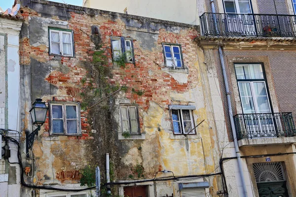 Красочные Улицы Лиссабона — стоковое фото
