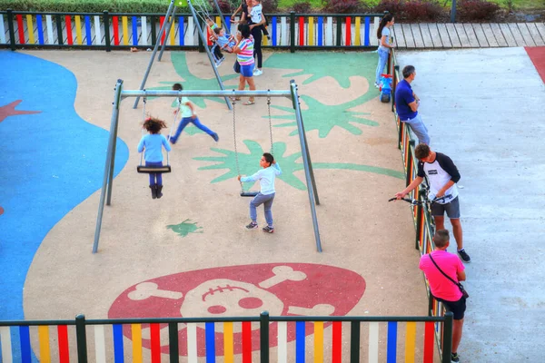 Cordoba Spanien Oktober 2017 Kinder Spielen Der Nähe Der Kathedrale — Stockfoto