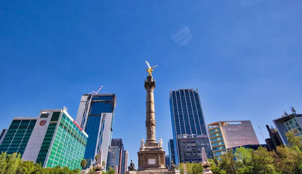 Mexico City, Meksika-22 Nisan 2018 Bağımsızlık Anıtı, Mexico City şehir merkezindeki Paseo de la Reforma kavşağında bir zafer sütunu..