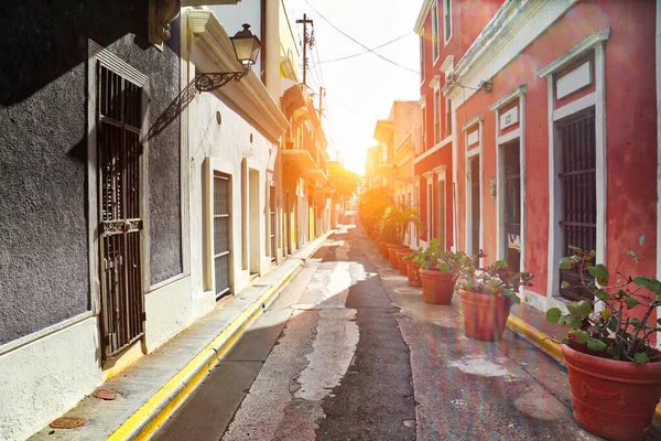 阳光灿烂的圣胡安大街 — 图库照片