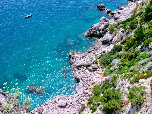 Γραφική Ακτογραμμή Του Νησιού Capri Στον Κόλπο Της Νάπολης — Φωτογραφία Αρχείου