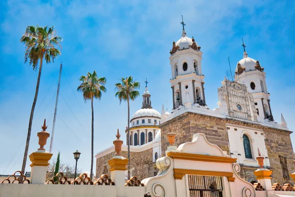 Tlaquepaque Igrejas Cênicas Durante Uma Estação Turística Pico — Fotografia de Stock