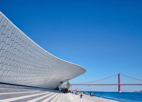 Lisbon Portugal October 2017 Famous Maat Museum Lisbon River Tagus — Stock Photo, Image