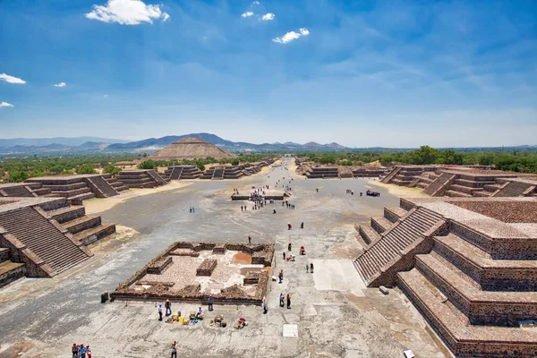 2018年4月21日メキシコ市 メキシコシティに近いメキシコ高地とメキシコ渓谷に位置するランドマークTeotihuacanピラミッド複合体 — ストック写真