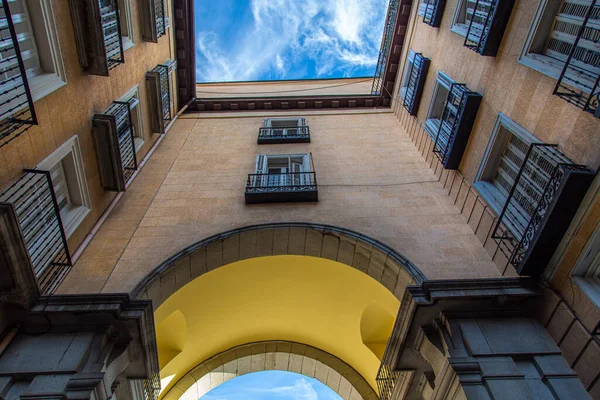Barevné Úzké Ulice Madrid Historickém Centru Města — Stock fotografie