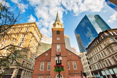 Boston tarihi merkez caddeleri güneşli bir günde