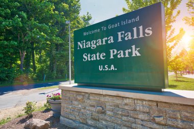 Niagara Şelalesi Eyalet Parkı girişi