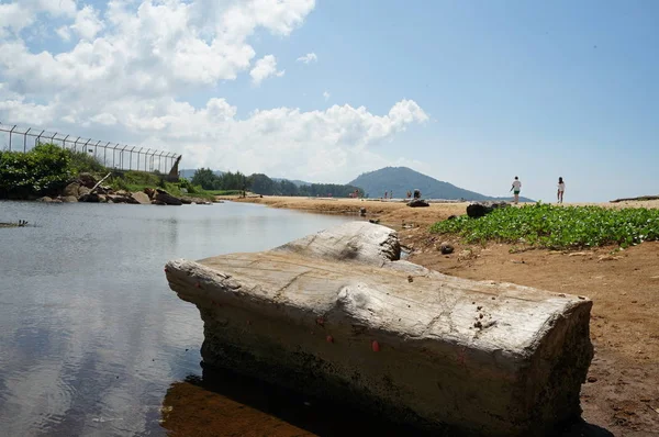 günlük ve havaalanı ve plaja yakın göl