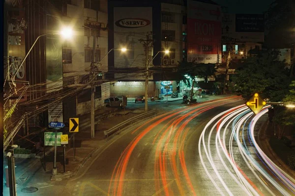 ışık trafiğinde ışık kuyrukları