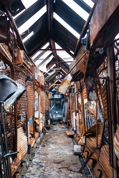 terk ateş bit pazarı, bu harap yapı bina