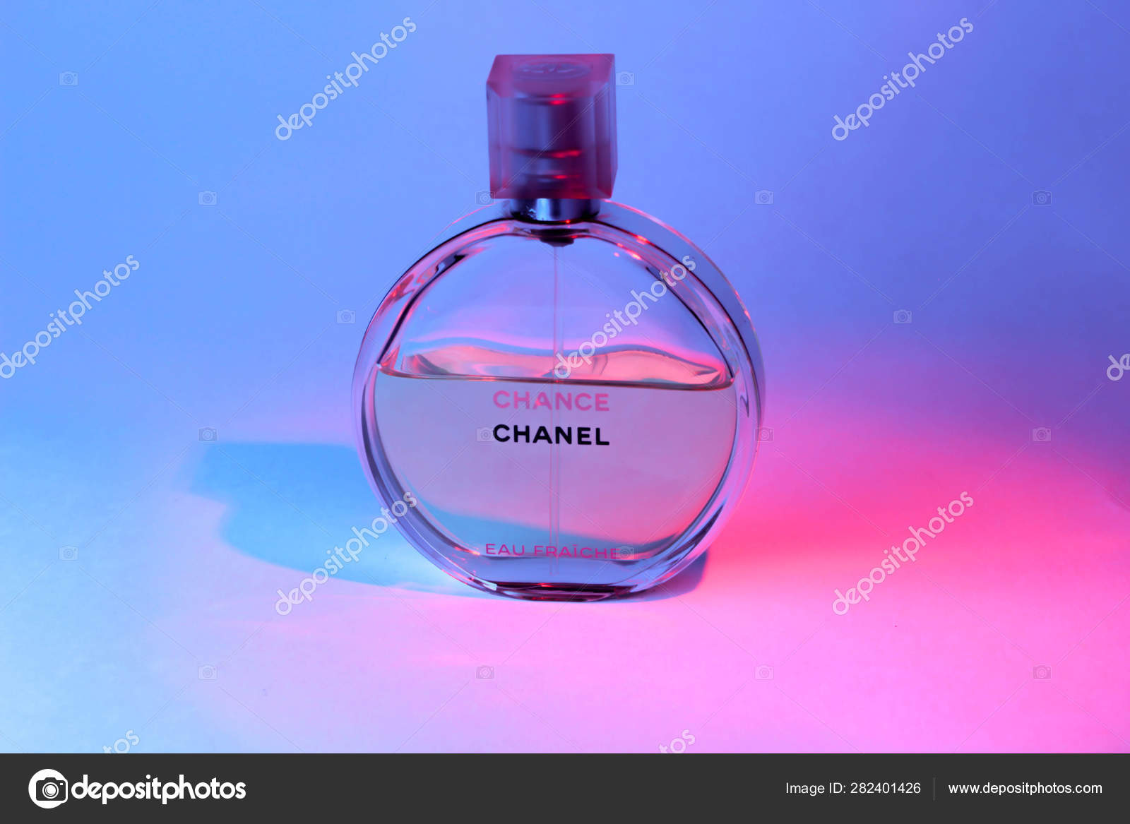 Scottsdale Arizona Usa April 2019 Chanel Chance Perfume Blue Pink