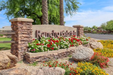 Sürpriz, Arizona / Abd 14 Haziran 2019: Rancho Gabriela Semt Tabelası