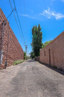 Holbrook Arizona kerpiç duvarları ile Alley