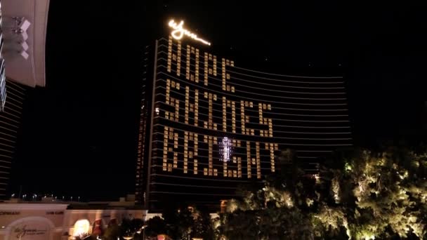 Police in Front of Wynn Encore Casino Las Vegas During Coronavirus Outbreak — Stock Video