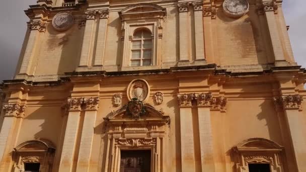 T. Pauls katedrális Mdina Máltán. Il-Katidral Metropolitan ta San Pawl-ban — Stock videók