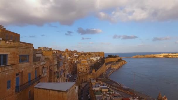 Grand Harbour maltês, cidades fortificadas ilha mediterrânica e Valletta City — Vídeo de Stock