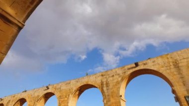 Yukarı Barrakka Bahçelerinin kemerleri, Valletta, Malta