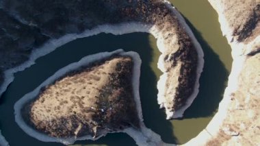 Sırbistan 'ın Eşsiz Manzarası, Uvac Nehri Kanyon Sınırlarının İnsansız Hava Görüntüsü