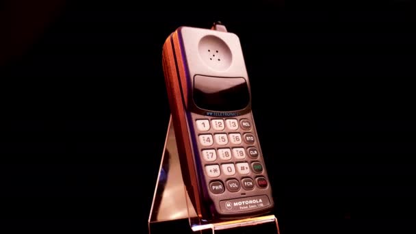 Large Motorola Pocket Classic 1100 Mobile Telephone From 90s Spinning Close Up — Stock Video