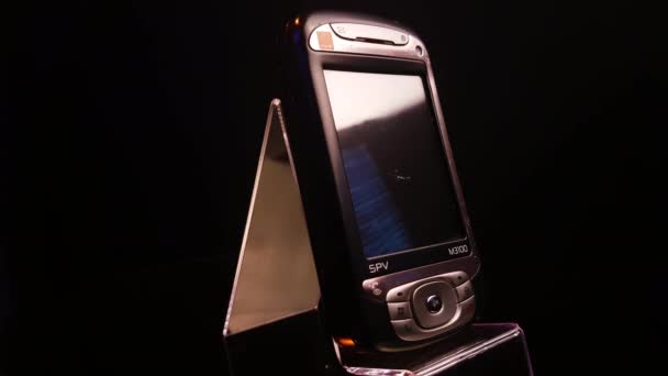 Πορτοκαλί SPV M3100 Vintage Smartphone Από το 2000 Κατασκευάζεται από την HTC, Close Up — Αρχείο Βίντεο